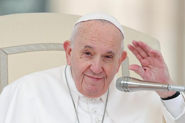 Pope Francis Tested For Coronavirus After Showing Symptoms - MojiDelano.Com