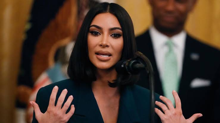 Kim Kardashian Says She Failed First-Year Law Students’ Exam (Video ...